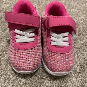 Gerber size 4 tennis shoes NWOT